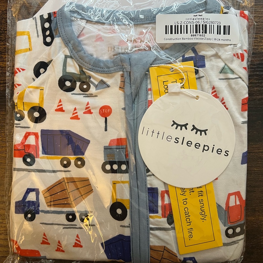 Little sleepies zippy 18-24months construction. NWT

Smoke free home